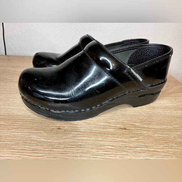Dansko Womens Professional Black Shiny Clogs Work Nursing Shoes 37 - Picture 8 of 16